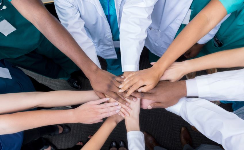 La Asamblea retrasa solidariamente el pago de honorarios para duplicar el subsidio a jubilados class=